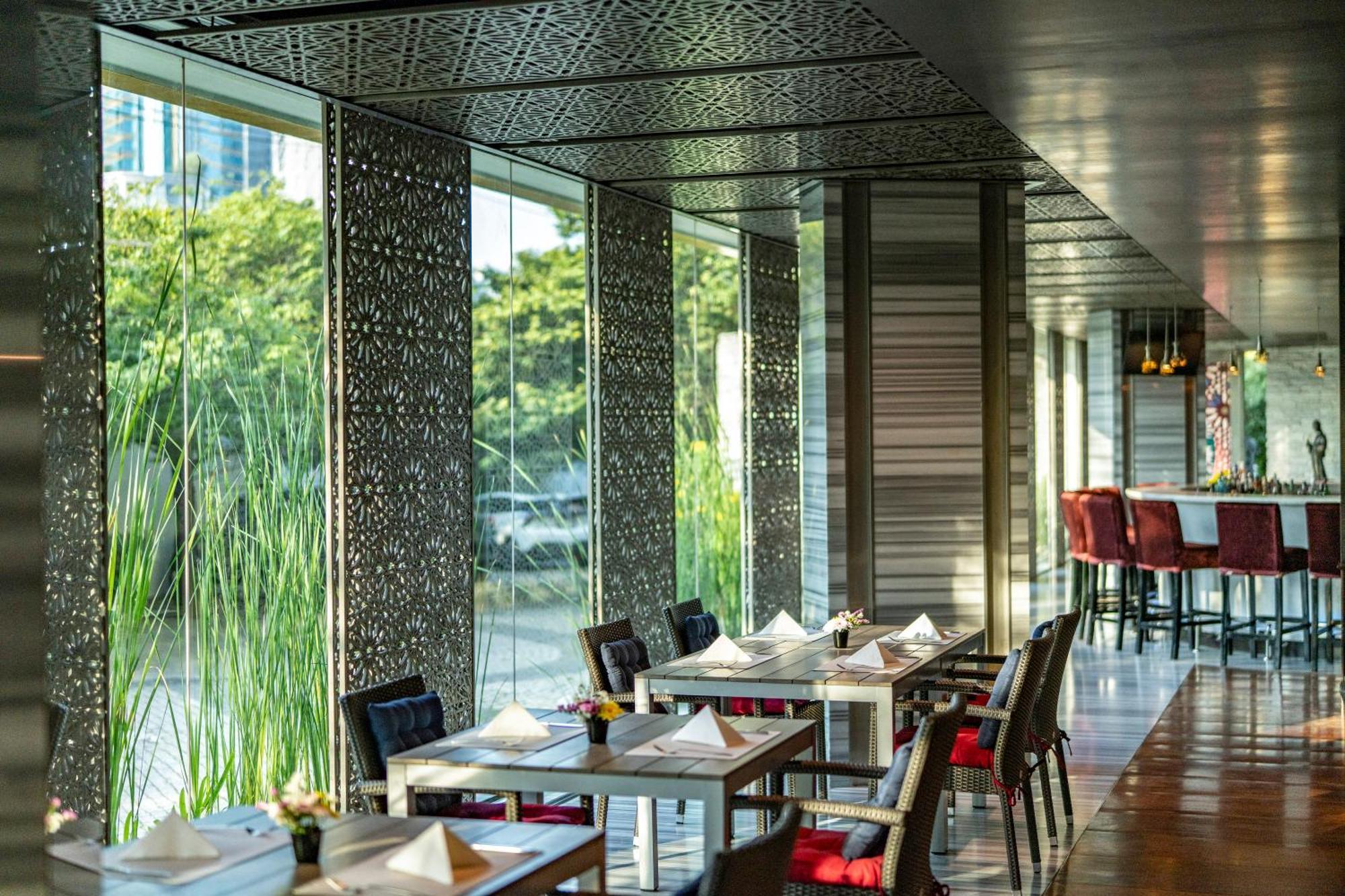 Tui Blue Maduzi Hotel Bangkok Exteriör bild